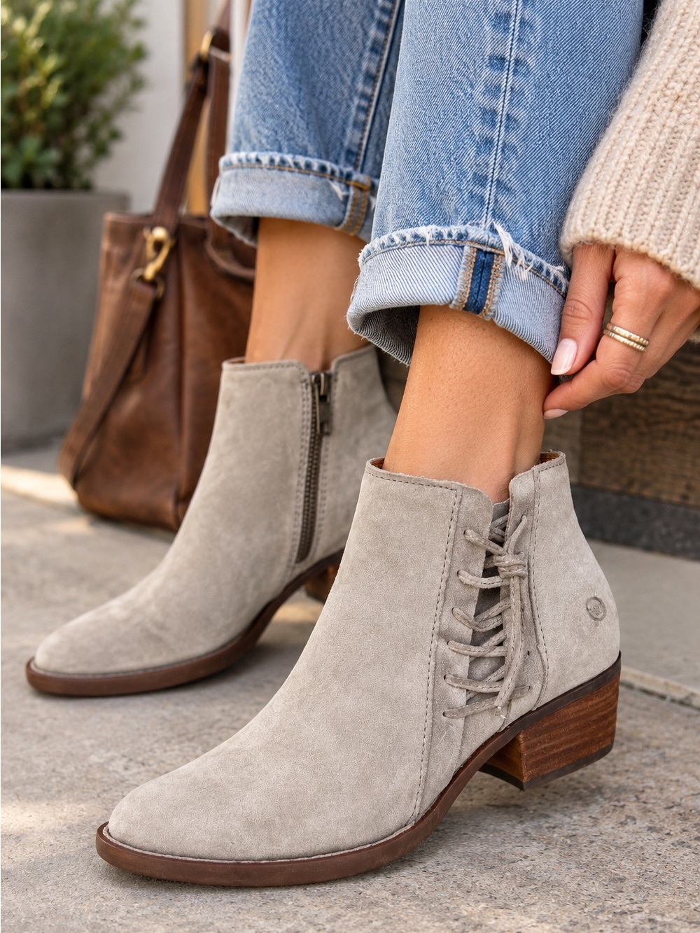 Born Bessie leather ankle boots taupe/ grey 9